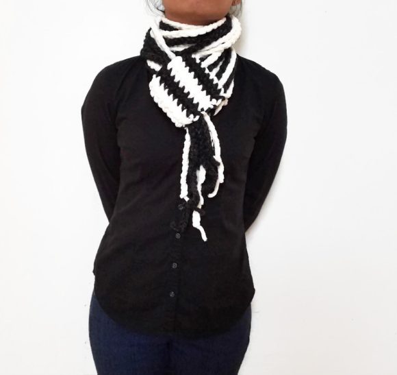 Vone Kevitz Black/White Chain Scarf With Cuff