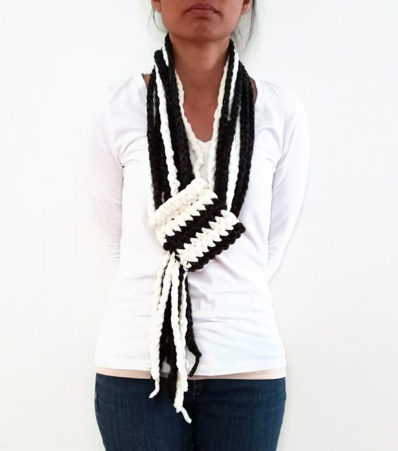 Vone Kevitz Black/White Chain Scarf With Cuff