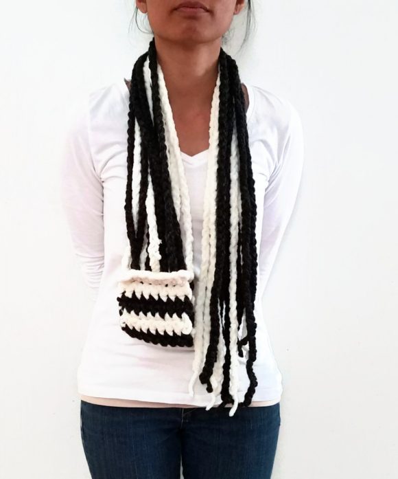 Vone Kevitz Black/White Chain Scarf With Cuff