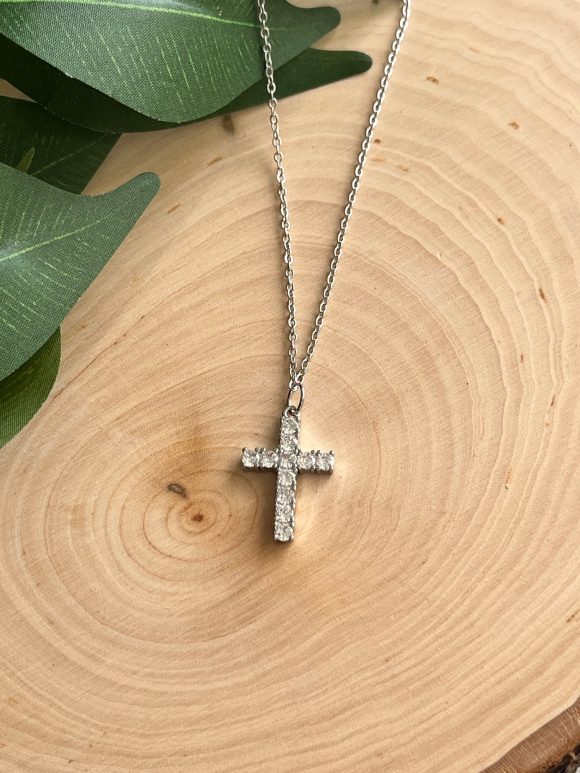 Silver Cross Necklace with hypoallergenic and anti-tarnish design, elegant Christian jewelry for women, perfect for gifting or everyday wear.