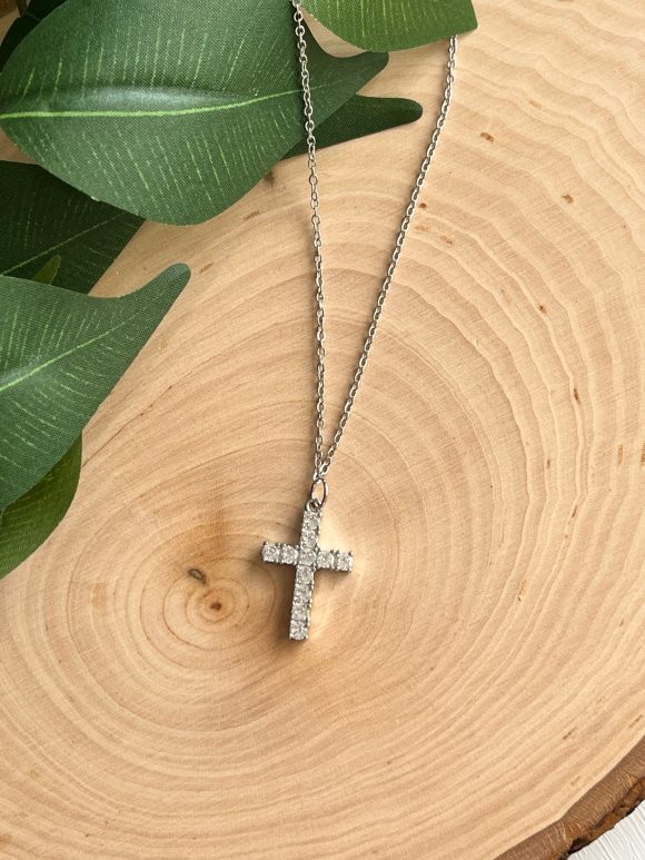 Silver Cross Necklace with hypoallergenic and anti-tarnish design, elegant Christian jewelry for women, perfect for gifting or everyday wear.