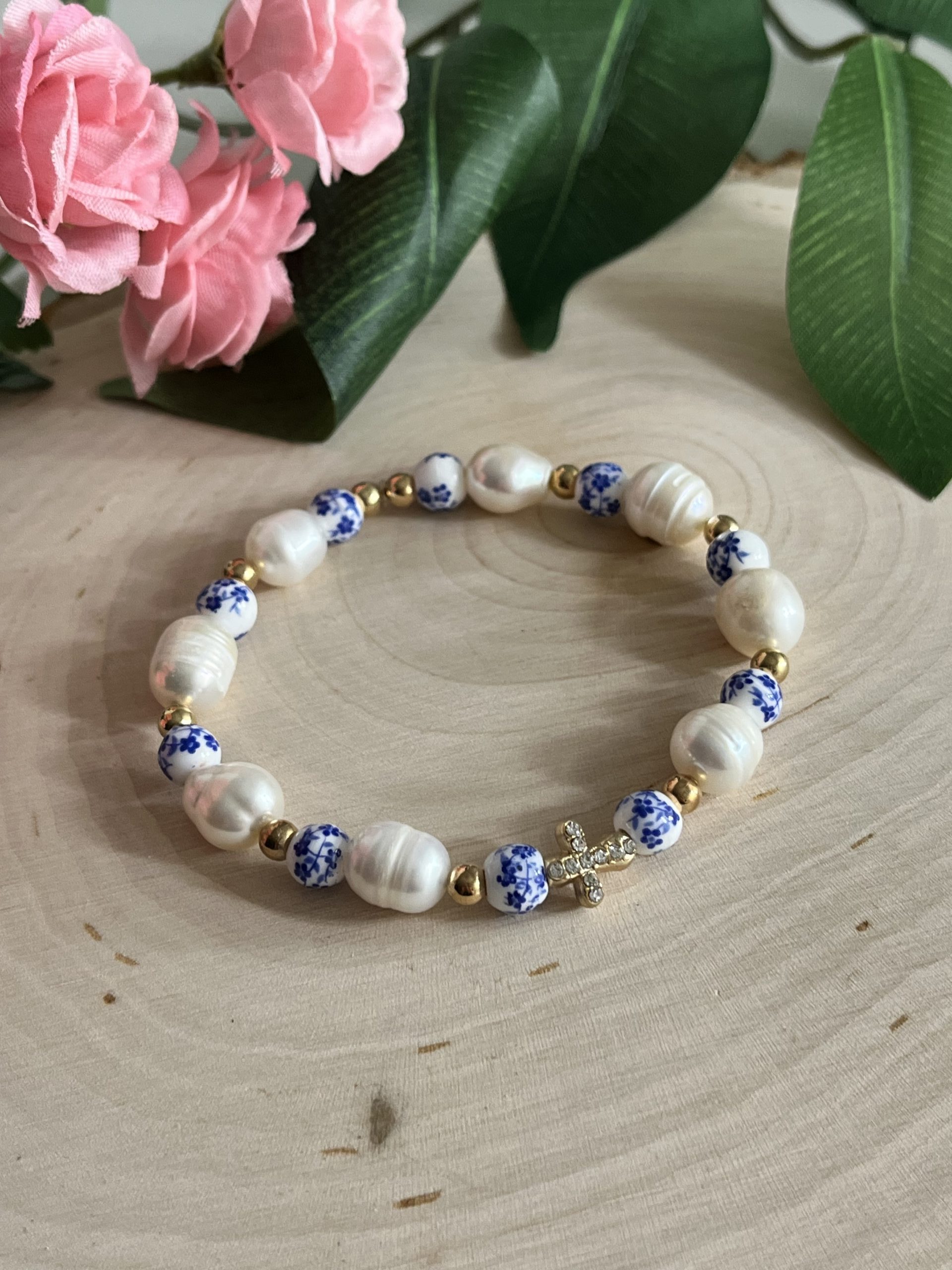 Floral pearl cross bracelet for Christian women – handmade faith jewelry with freshwater pearls and flower beads, religious gift idea